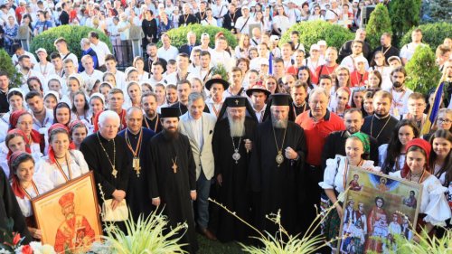 Peste 1200 de tineri au participat la reuniunea de la Bistrița Poza 34647