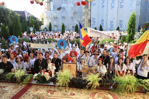 Peste 1200 de tineri au participat la reuniunea de la Bistrița Poza 34648