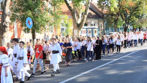 Peste 1200 de tineri au participat la reuniunea de la Bistrița Poza 34650