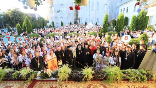 Peste 1200 de tineri au participat la reuniunea de la Bistrița Poza 34652