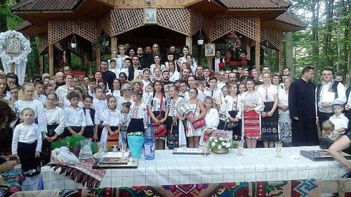 Festivalul de pricesne mariane la Mănăstirea Rus, Sălaj Poza 33932