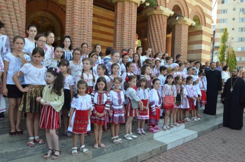 Sfântul Ierarh Nifon a fost sărbătorit la Târgovişte Poza 33952