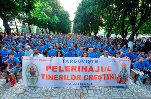 Sfântul Ierarh Nifon a fost sărbătorit la Târgovişte Poza 33956