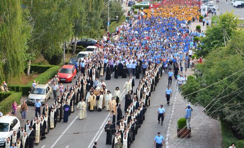 Sfântul Ierarh Nifon a fost sărbătorit la Târgovişte Poza 33957