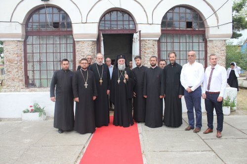 Liturghii arhiereşti în Mitropolia Olteniei Poza 33827