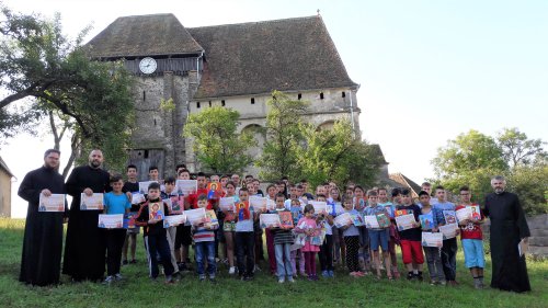 Tabără de pictură pentru copii, în parohia brașoveană Seliștat Poza 33428