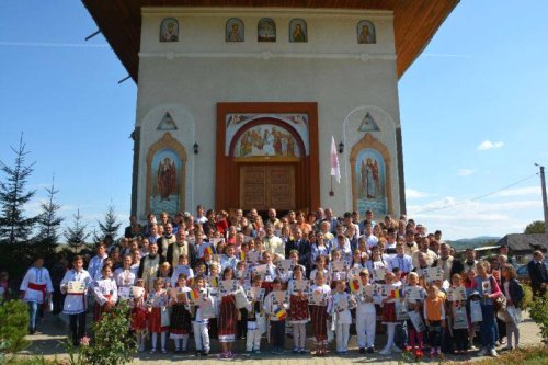 Sprijin pentru copiii săraci din Eparhia Romanului şi Bacăului Poza 31971