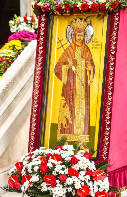Patriarhul României a săvârşit Sfânta Liturghie la Curtea de Argeş Poza 31277