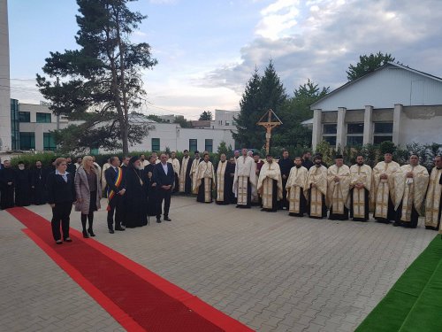 Inaugurarea noului sediu al Protoieriei Oneşti Poza 31041