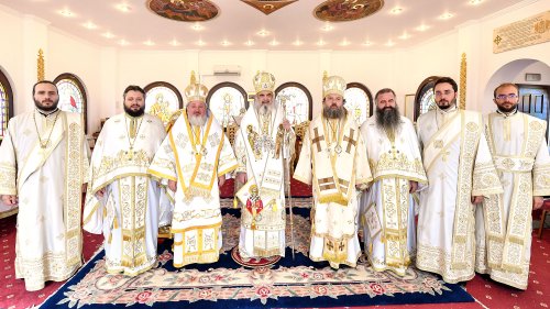 Patriarhul României a sărbătorit 10 ani de la întronizare Poza 30990