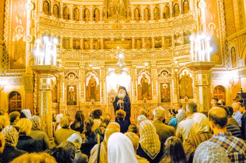 Sfințiri de biserici în Arad şi Timiş Poza 30958