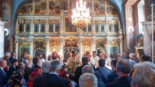 Sfințiri de biserici în Arad şi Timiş Poza 30960