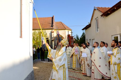 Sfințiri de biserici în Arad şi Timiş Poza 30964