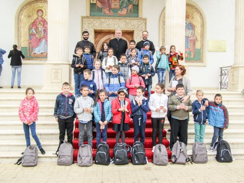 Protopopiatul Ilfov Nord și Parohia Otopeni au oferit sprijin pentru 40 de elevi Poza 30832