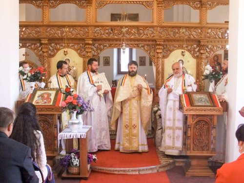 Instalarea noului preot în Parohia Sânpetru Mic Poza 30756