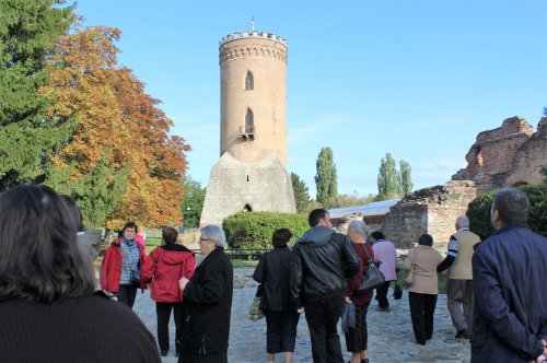 Pelerini clujeni la vechea Curte Domnească de la Târgoviște Poza 30578