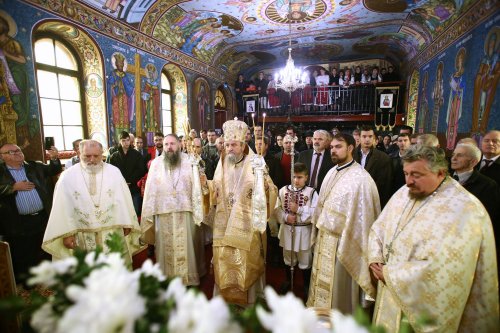 Târnosiri şi binecuvântări arhiereşti în Duminica a 20-a după Rusalii Poza 30526