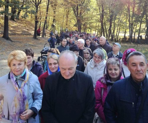 Credincioşi clujeni în pelerinaj la mănăstiri transilvane Poza 29295