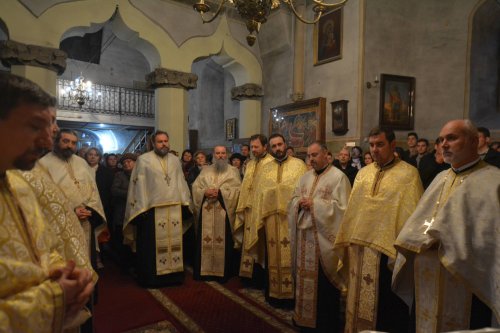 Fragment din moaştele Sfântului Teodor Tiron, dăruit Bisericii „Sfinţii Teodori“ din Iaşi Poza 29293