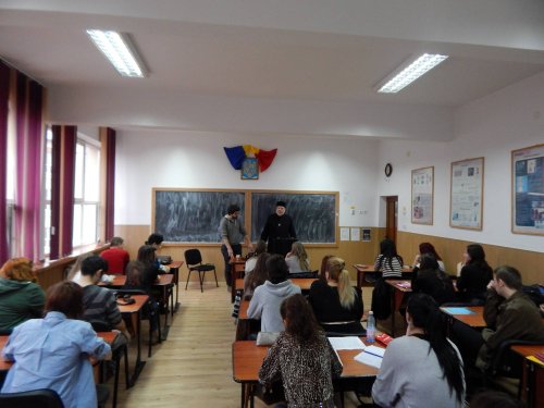 Campania „De ce?“, la Şcoala Gimnazială din Todireşti Poza 29235