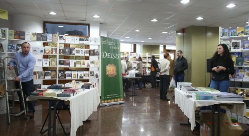 A început Târgul de Carte și Revistă Religioasă de la Sibiu Poza 28989