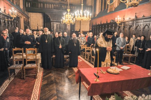 Conferință despre istoria comunității ortodoxe române din Paris Poza 28829