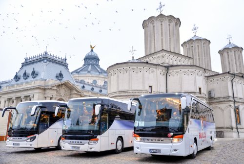 Pelerini români pe insula Eghina la Sfântul Nectarie Poza 28729