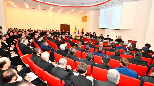Conferințe pastoral-misionare în Arhiepiscopia Târgoviștei Poza 28494