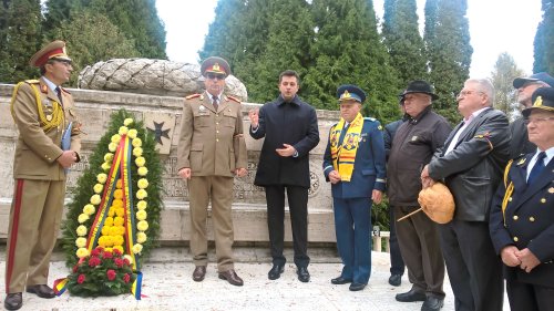 Respect şi recunoştinţă eroilor români din Zvolen Poza 28223
