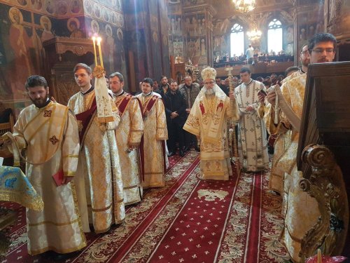 În prima duminică a Postului Crăciunului, romaşcanii s-au rugat împreună la catedrală Poza 27944