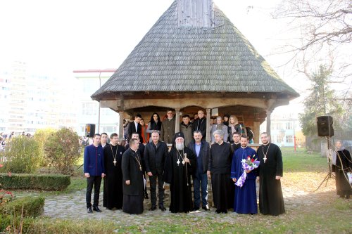 Binecuvântări arhiereşti la Liceul Teologic din Târgu Jiu Poza 26996