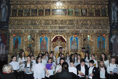Sărbătoare la Biserica Albastră de la Parohia Oradea-Vii Poza 26849