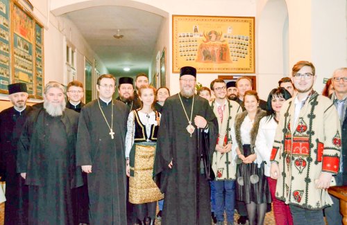 Preasfinţitul Părinte Emilian Crişanul a conferențiat la ASCOR Arad Poza 26651