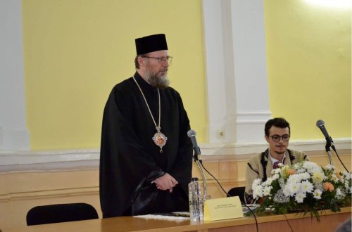 Preasfinţitul Părinte Emilian Crişanul a conferențiat la ASCOR Arad Poza 26653