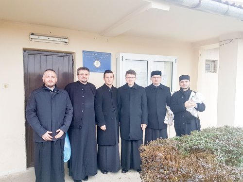 Taina Sfântului Maslu la penitenciarul din Arad Poza 26387