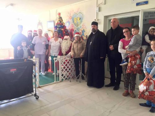 Bucurie pentru copiii internaţi în Spitalul Municipal din Oneşti Poza 25869
