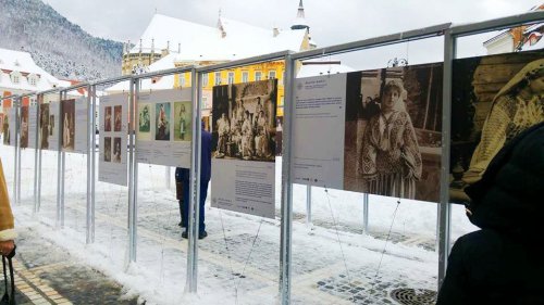 Expoziţie dedicată Reginei Maria, un simbol al României Mari Poza 24862