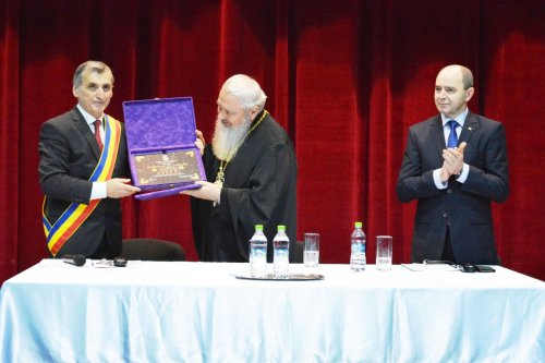 Titlul „Cetăţean de onoare” al municipiului Dej, pentru IPS Mitropolit Andrei Poza 24584