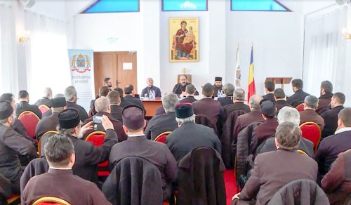 Cerc pastoral la Mănăstirea Caraiman Poza 24520