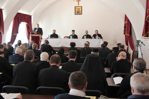 Şedinţele Consiliului şi Adunării eparhiale ale Arhiepiscopiei Alba Iuliei Poza 24484