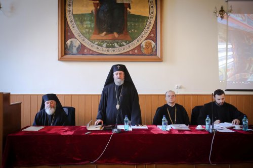 Ședință a Consiliului și Adunării eparhiale din Arhiepiscopia Sibiului Poza 24421