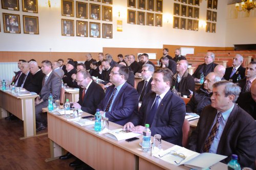 Ședință a Consiliului și Adunării eparhiale din Arhiepiscopia Sibiului Poza 24422