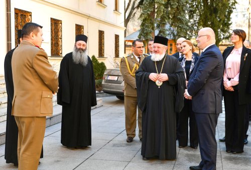 Ministrul georgian al apărării în vizită la Mănăstirea Antim Poza 24229