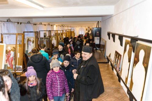 Tabără pentru copii la Mănăstirea Izvorul Mureșului Poza 23874