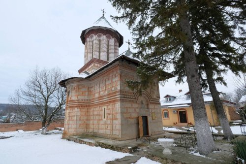 Căluiu, mănăstirea care vorbește de primul unificator al țării Poza 23827