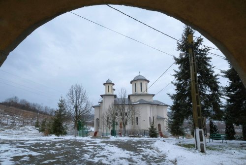 Căluiu, mănăstirea care vorbește de primul unificator al țării Poza 23831