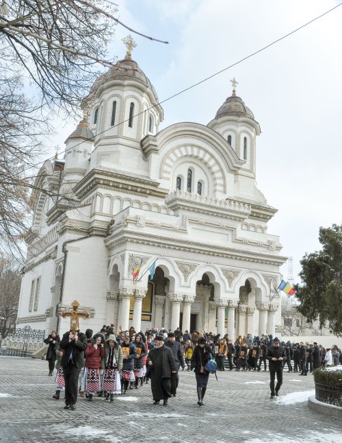 Procesiuni cu icoane în Duminica Ortodoxiei Poza 22941