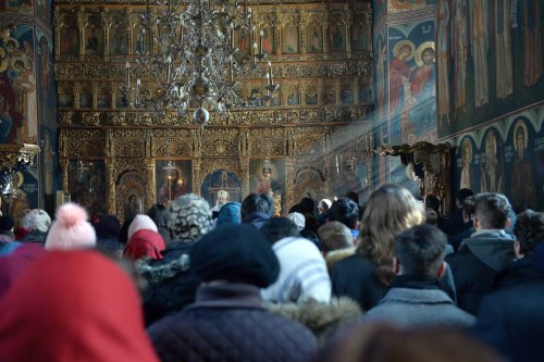 Liturghie arhierească la vechea Catedrală Mitropolitană din Iaşi Poza 22543