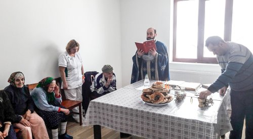 Proiectul pastoral-filantropic „Să-i îngrijim pe cei bolnavi” în Protoieria Drăgăşani Poza 22506