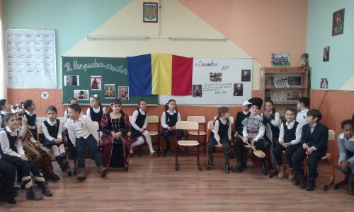 Proiectul „Deşteaptă-te române în unitate de credinţă şi neam” al elevilor braşoveni de la Liceul „Andrei Mureşanu” Poza 22002